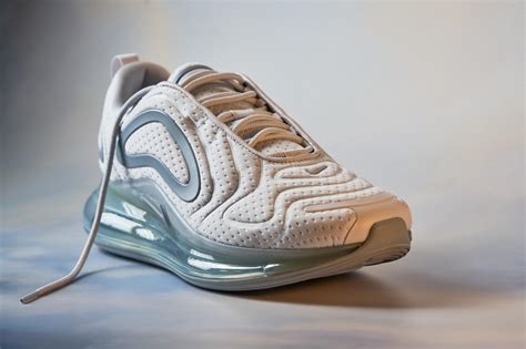 nike schnürsenkel air max 720|Nike Air Max 720 shoes.